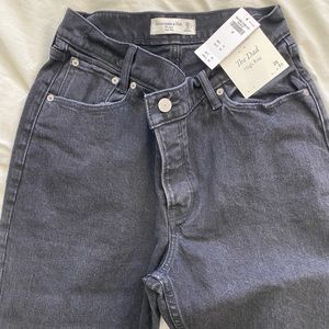Abercrombie “The Dad” High Rise Criss Cross Jeans